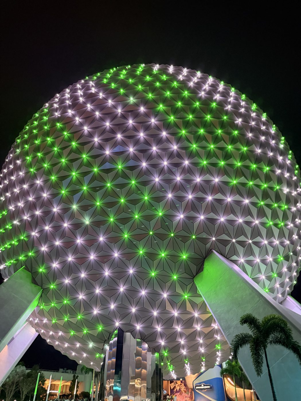 Spaceship Earth&rsquo;s points of light