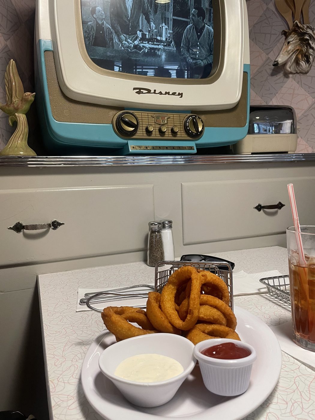 Comfort food at the 50&rsquo;s Prime Time Caf&eacute;