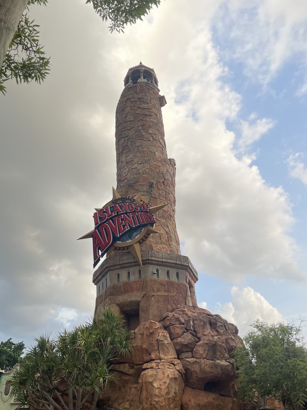Universal&rsquo;s Islands of Adventure &mdash; the lighthouse at the gate