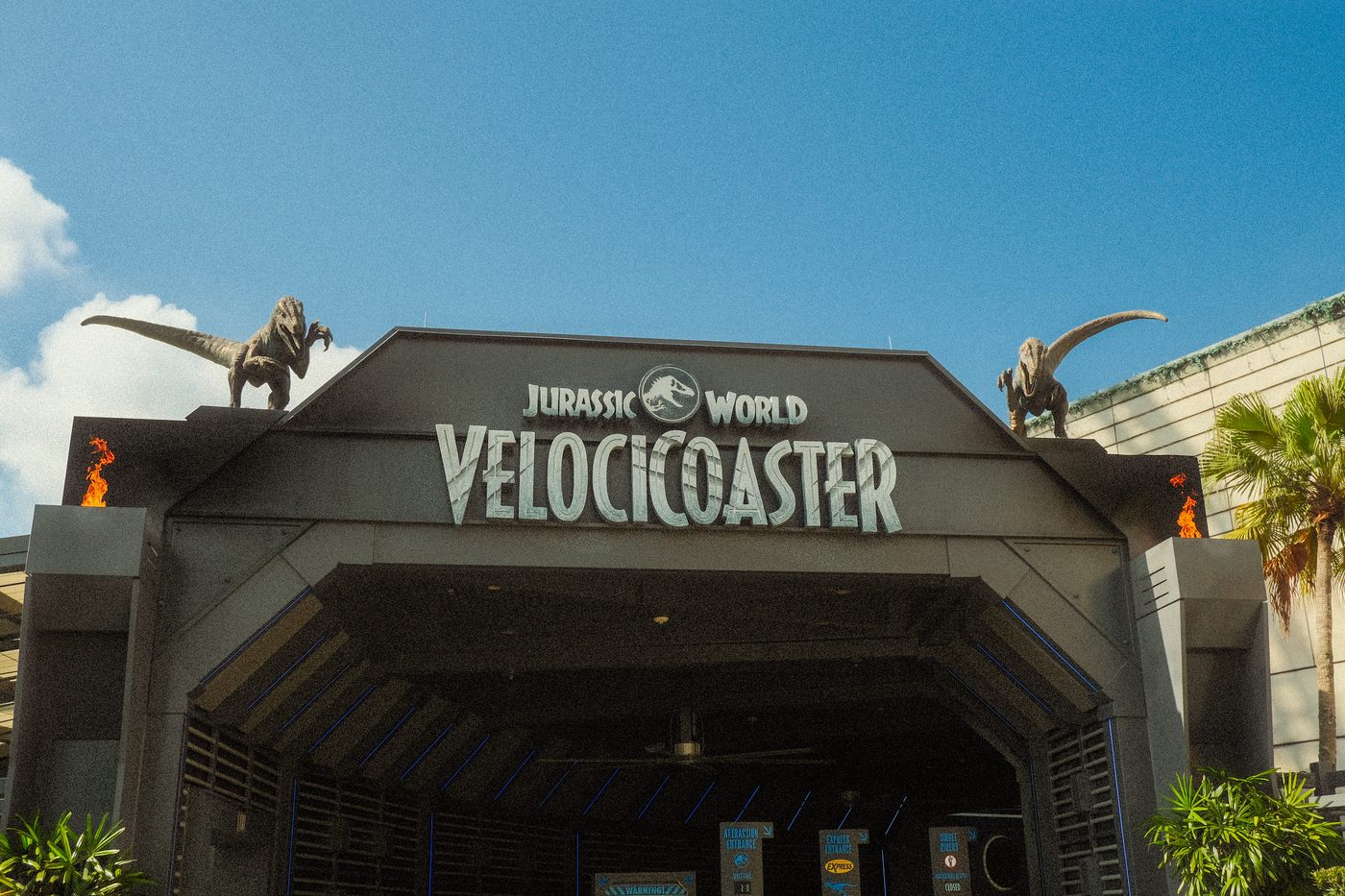 Jurassic World VelociCoaster
