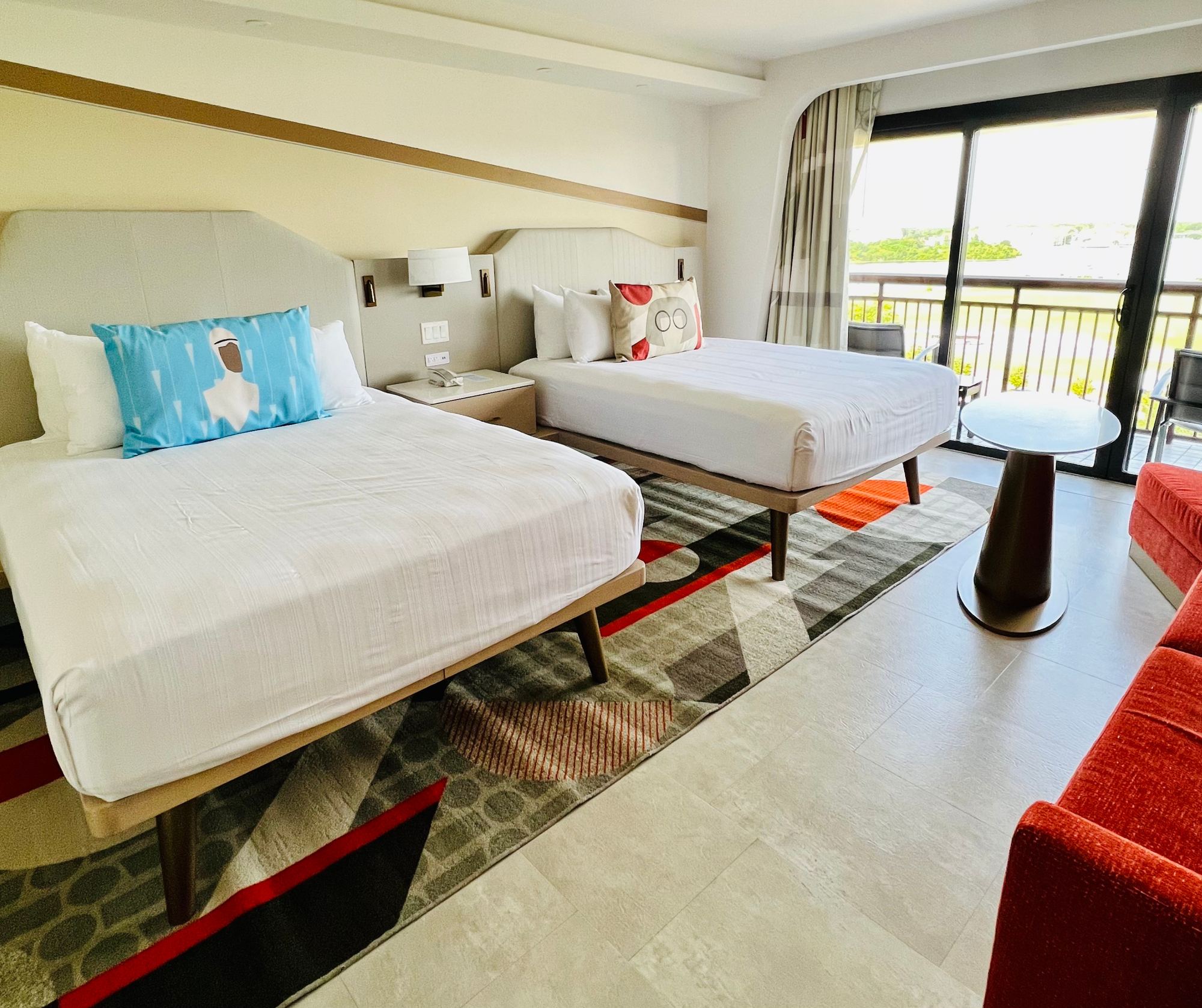 A refreshed Contemporary guest room