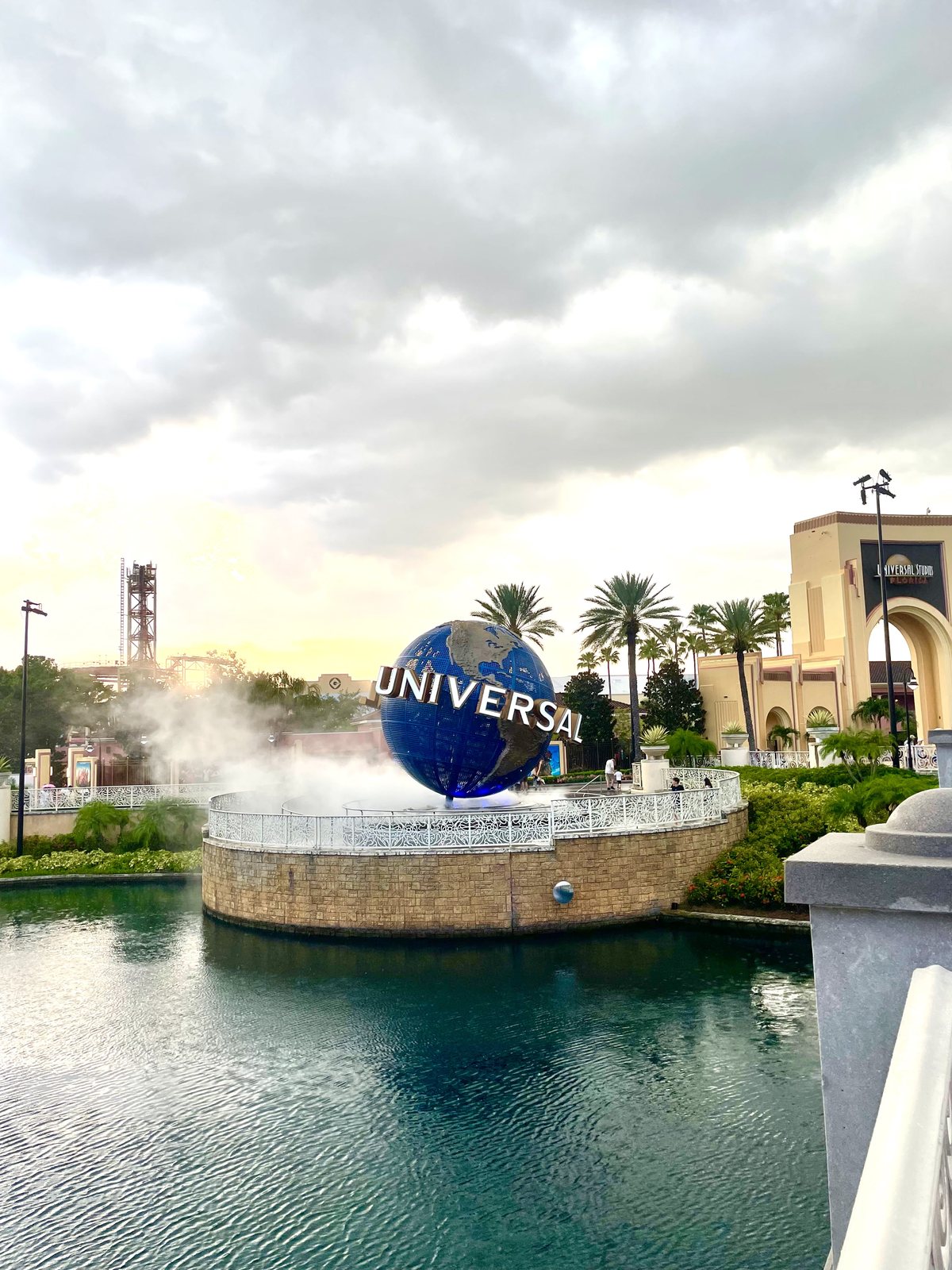 The Universal globe at the front gate